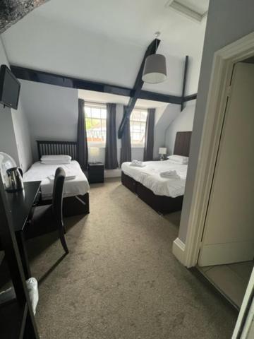 אמסבורי Antrobus Hotel מראה חיצוני תמונה