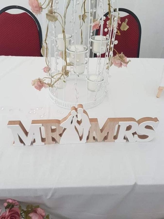 אמסבורי Antrobus Hotel מראה חיצוני תמונה