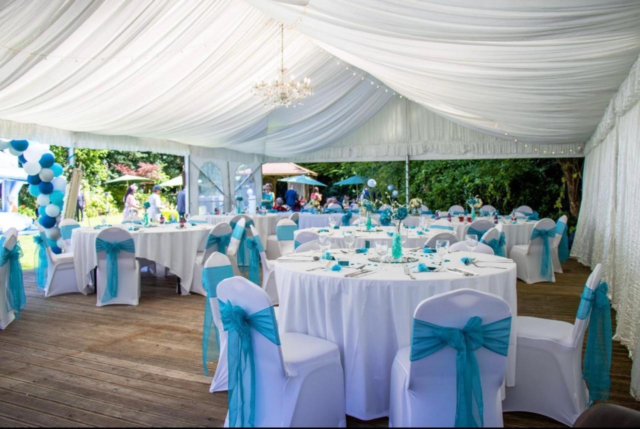 אמסבורי Antrobus Hotel מראה חיצוני תמונה